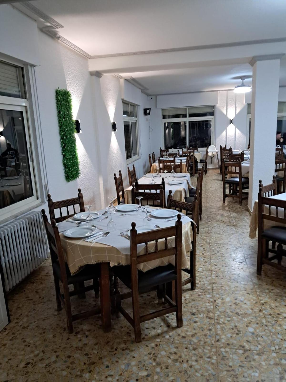 Hostal San Miguel Villalobar Buitenkant foto