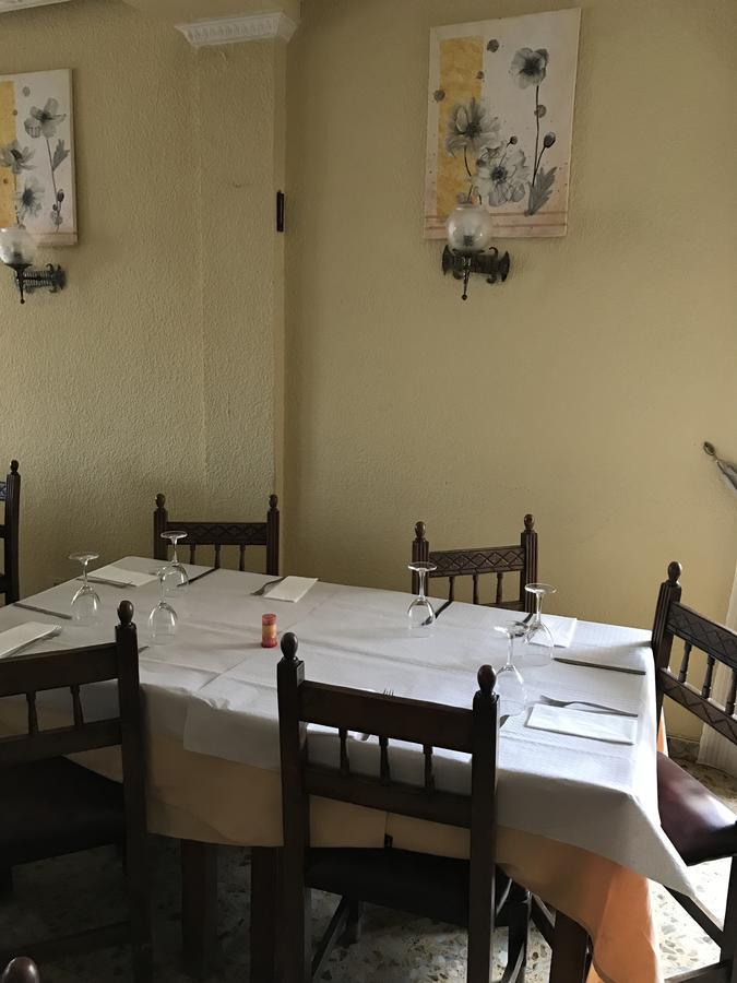 Hostal San Miguel Villalobar Buitenkant foto