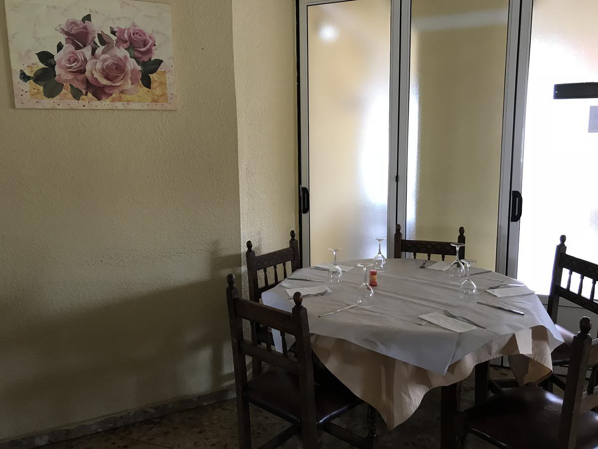 Hostal San Miguel Villalobar Buitenkant foto
